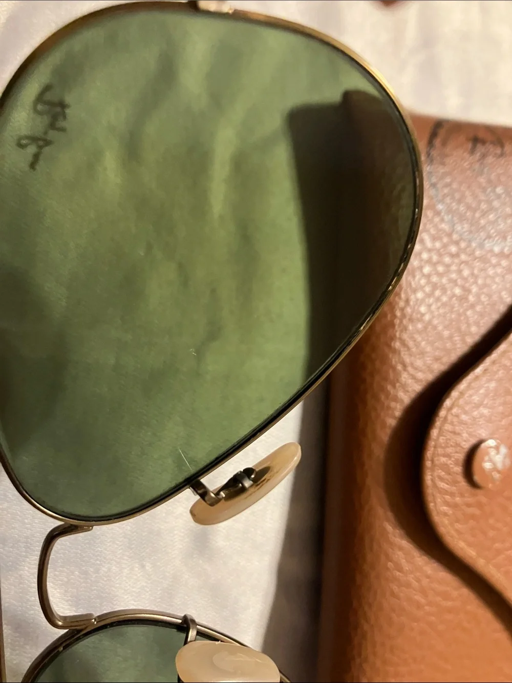 Very Nice Sunglasses! Ray-Ban Aviator Sunglasses wi/Purple Mirrored Lenses